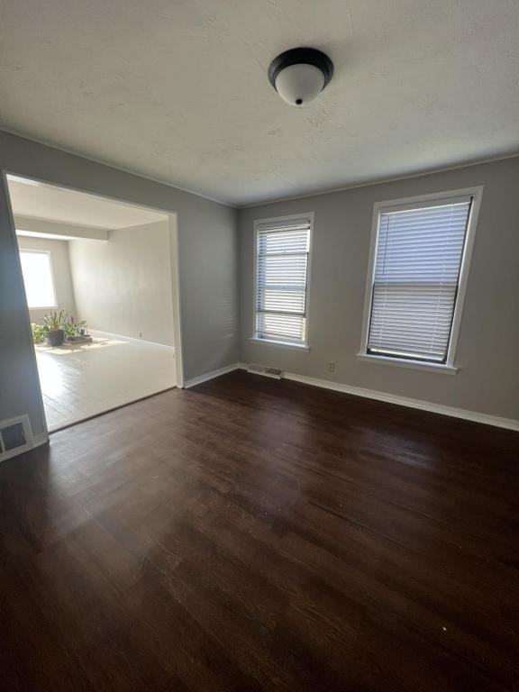 47 Frankfort St - Photo 5 of 11