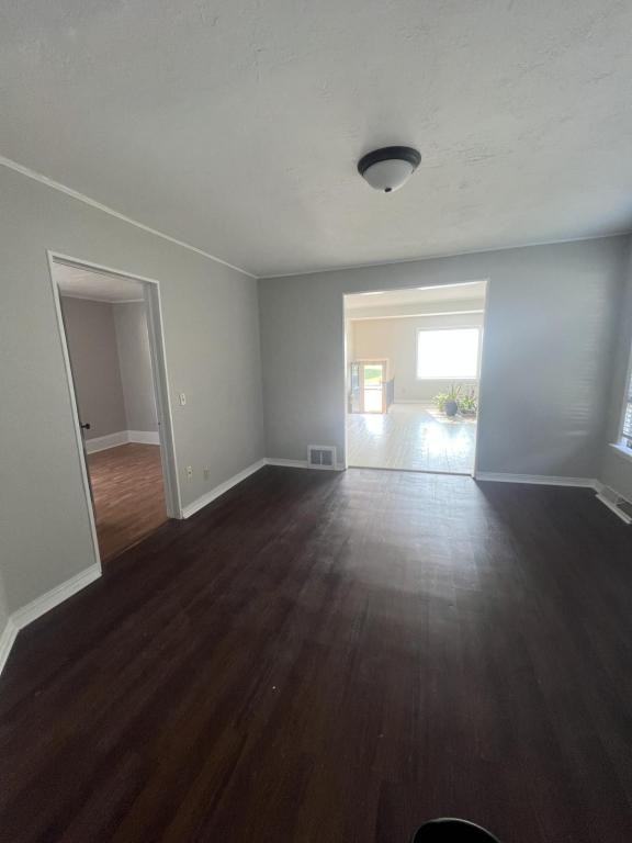 47 Frankfort St - Photo 7 of 11