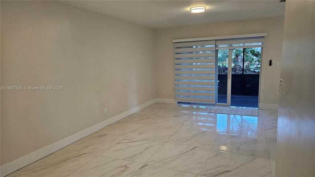 317 Nw 103rd Ter - Photo 3 of 10