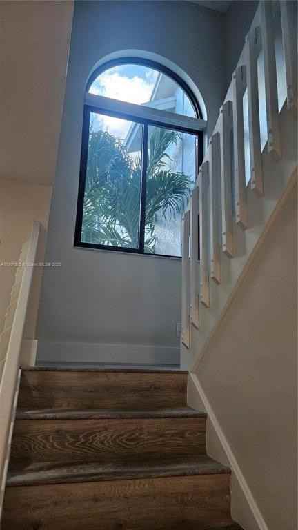 317 Nw 103rd Ter - Photo 4 of 10