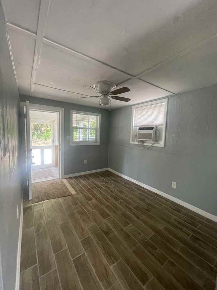 919 S Washington Ave - Photo 6 of 18