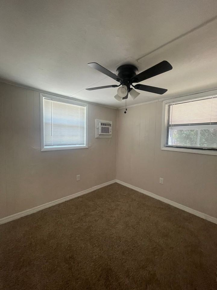 919 S Washington Ave - Photo 7 of 18