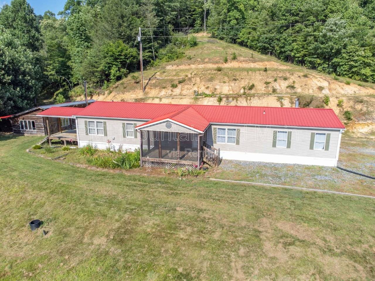 3113 Revere Rd - Photo 2 of 31