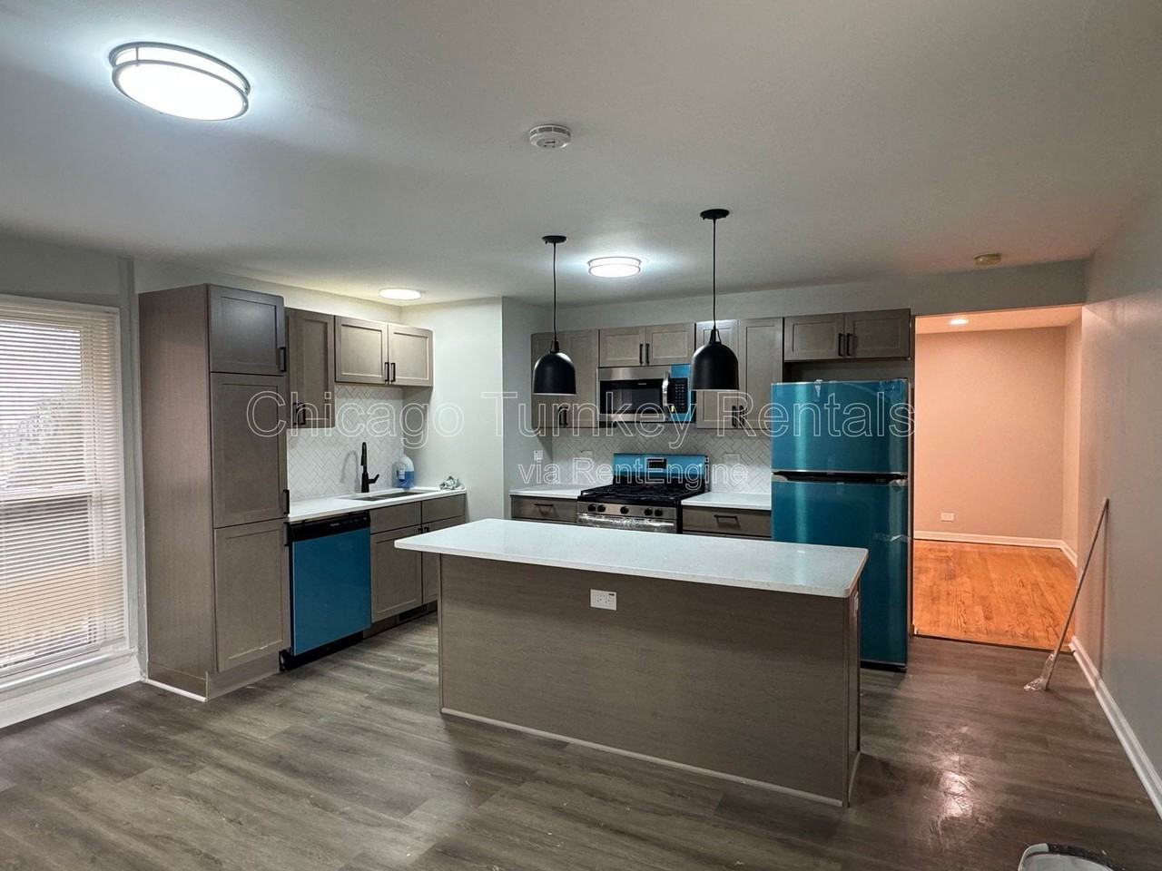 1127 E 159th Pl - Photo 4 of 23