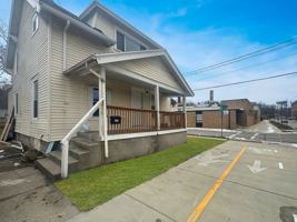 featured image of 1068 Godfrey Ave Sw