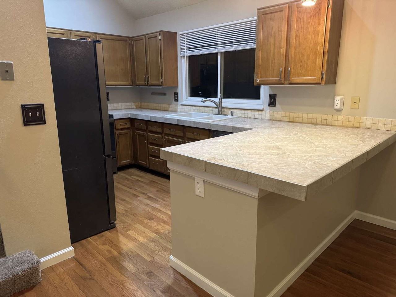 150 N Carlton St - Photo 3 of 27