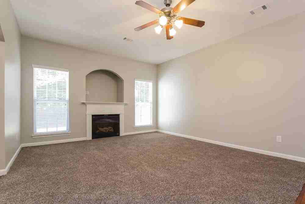 150 Preserve Dr - Photo 3 of 15