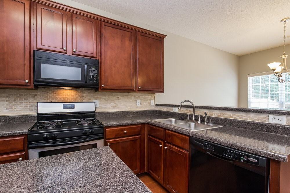 150 Preserve Dr - Photo 6 of 15