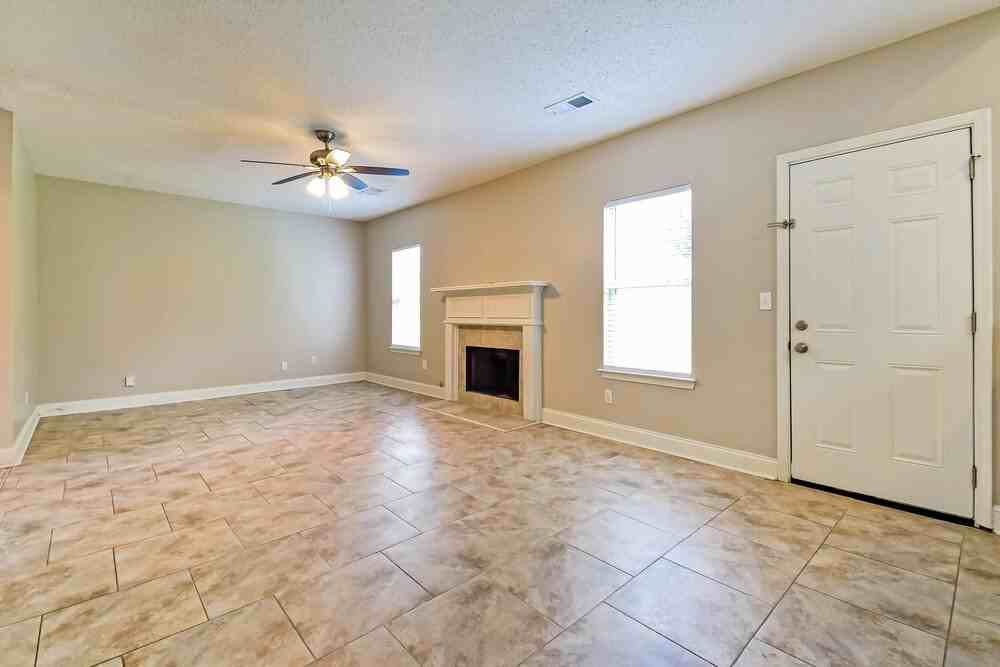 10635 Misty Meadows Dr - Photo 4 of 17