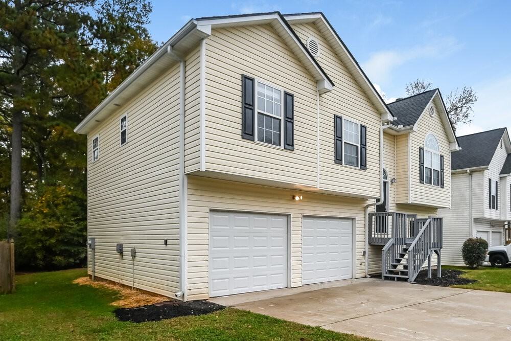 180 S Barbara Ln - Photo 4 of 17