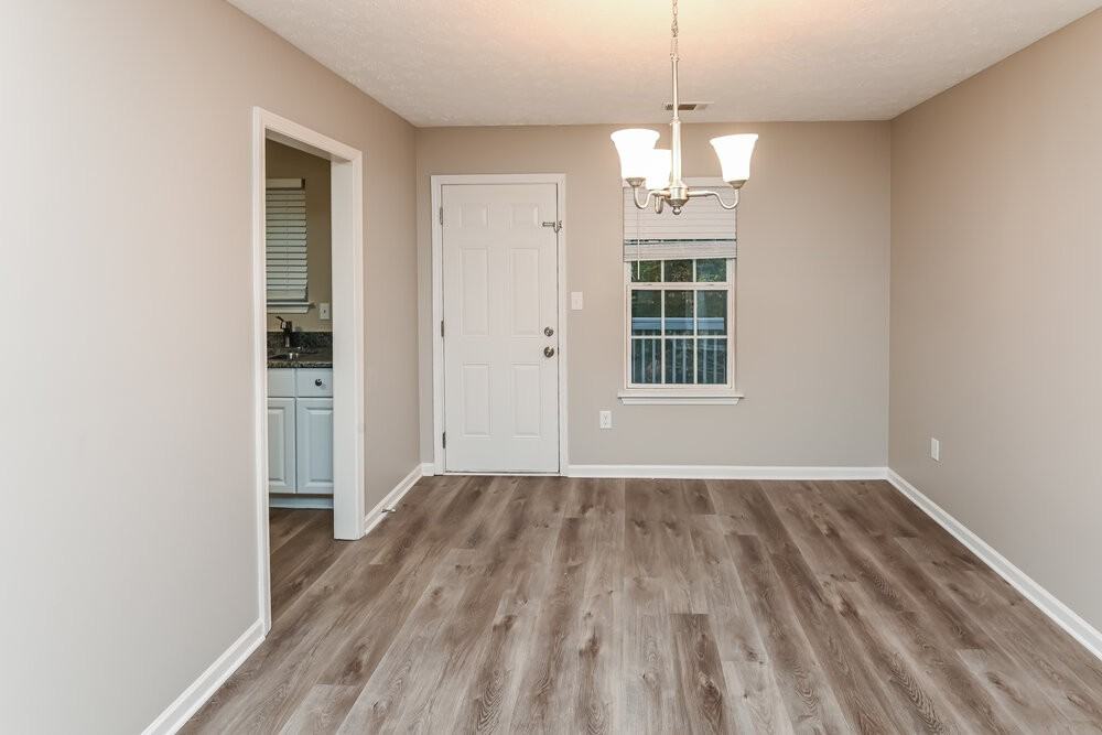 180 S Barbara Ln - Photo 7 of 17