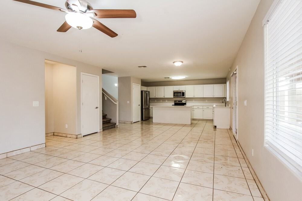 6632 W Watkins St - Photo 6 of 17