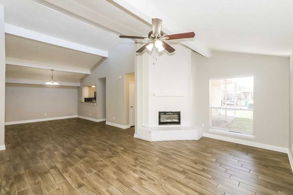 4167 Amir St - Photo 5 of 16