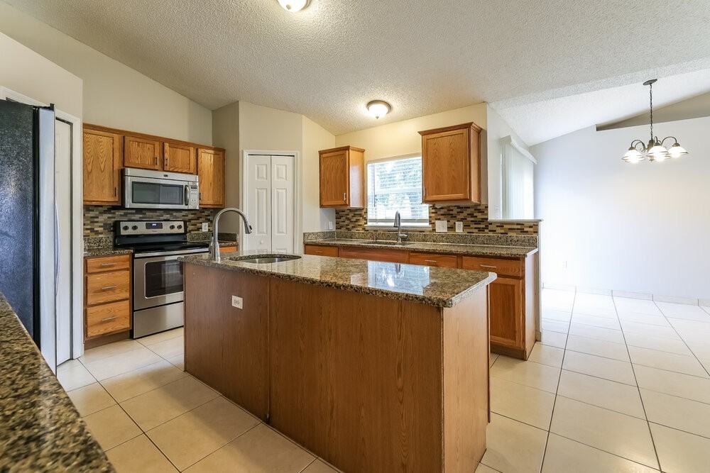 742 Paris Dr - Photo 6 of 16