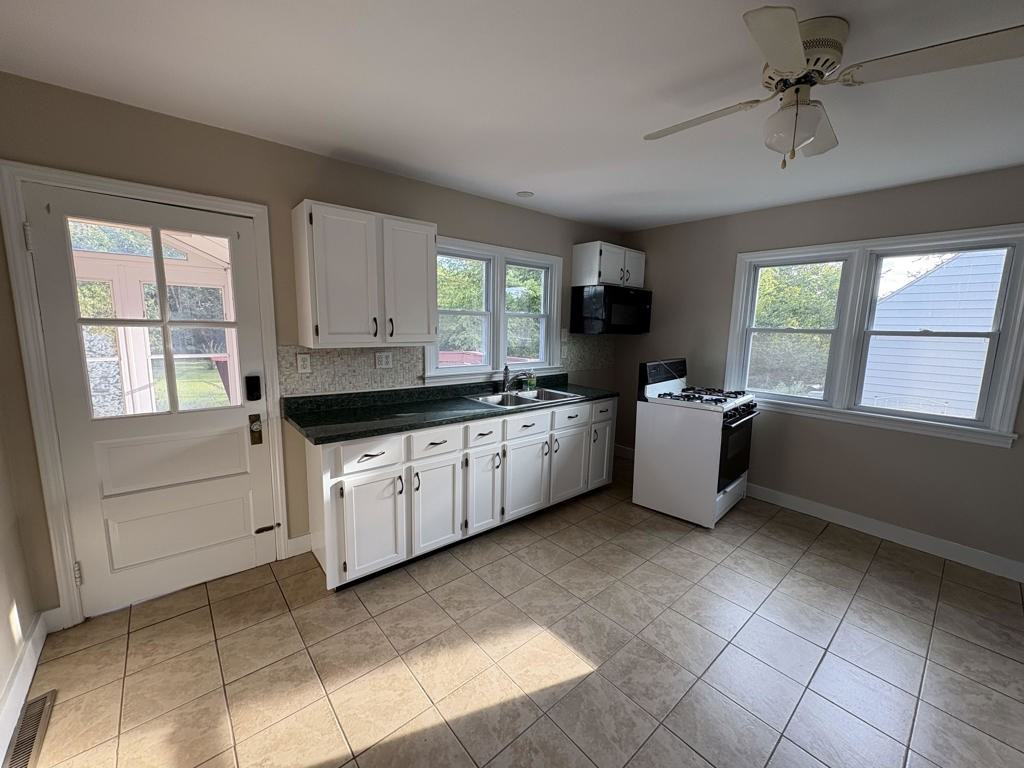 17335 N Seton Ave - Photo 5 of 8