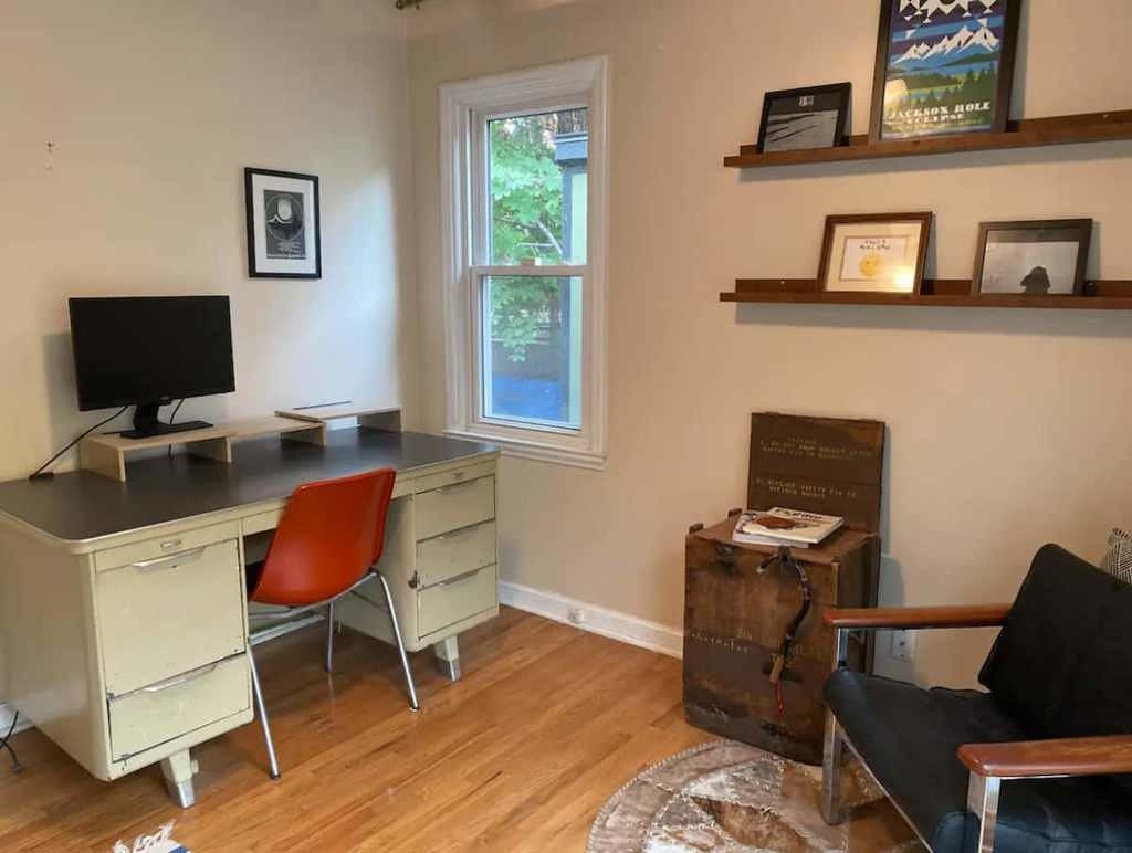 1421 E 3045 S - Photo 4 of 24