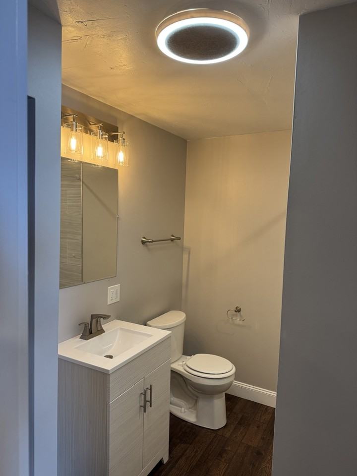 128 S Chestnut St - Photo 2 of 8