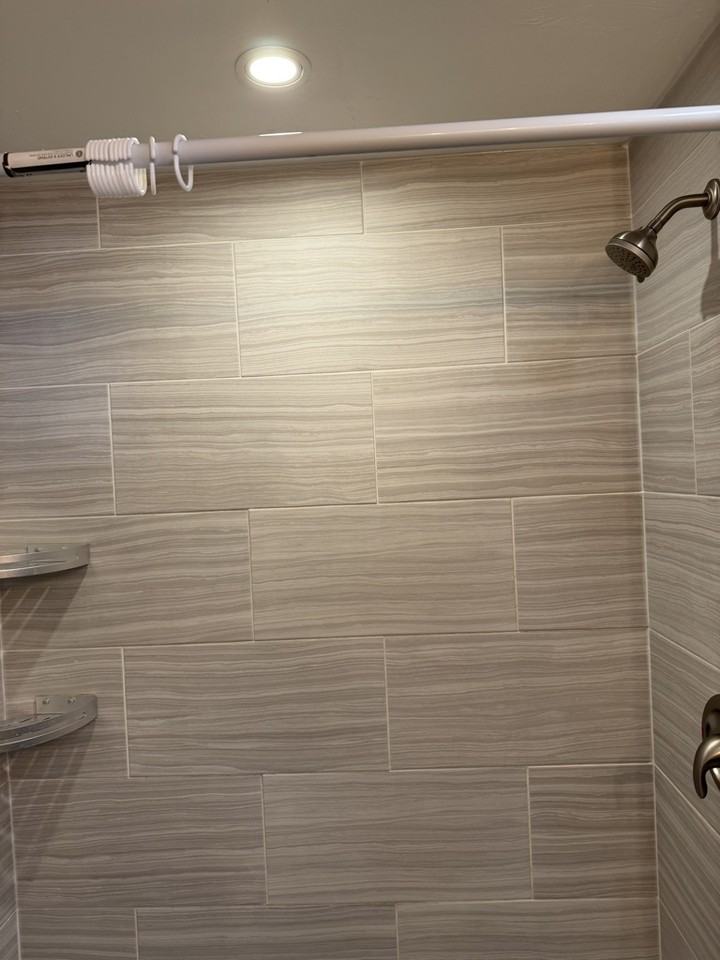 128 S Chestnut St - Photo 3 of 8