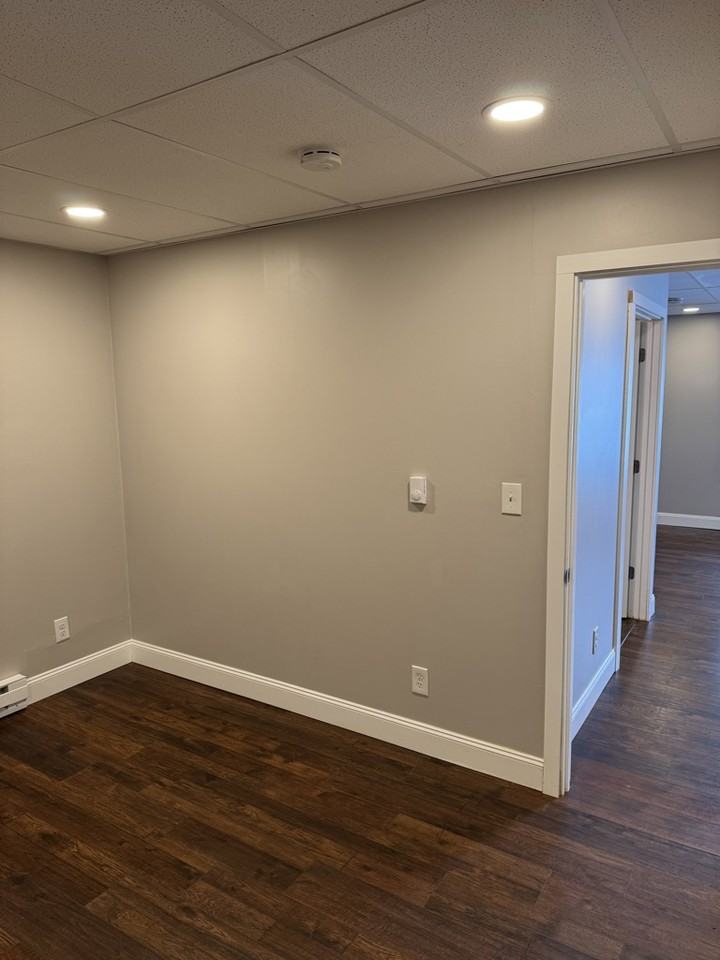 128 S Chestnut St - Photo 5 of 8