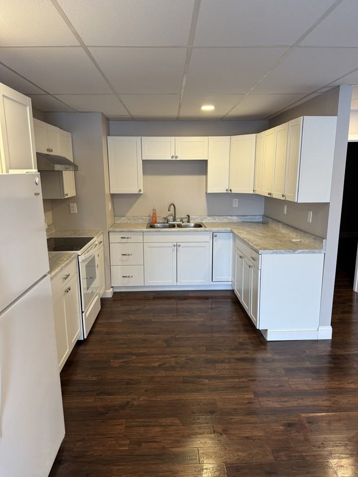 128 S Chestnut St - Photo 6 of 8