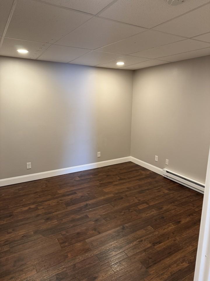 128 S Chestnut St - Photo 7 of 8