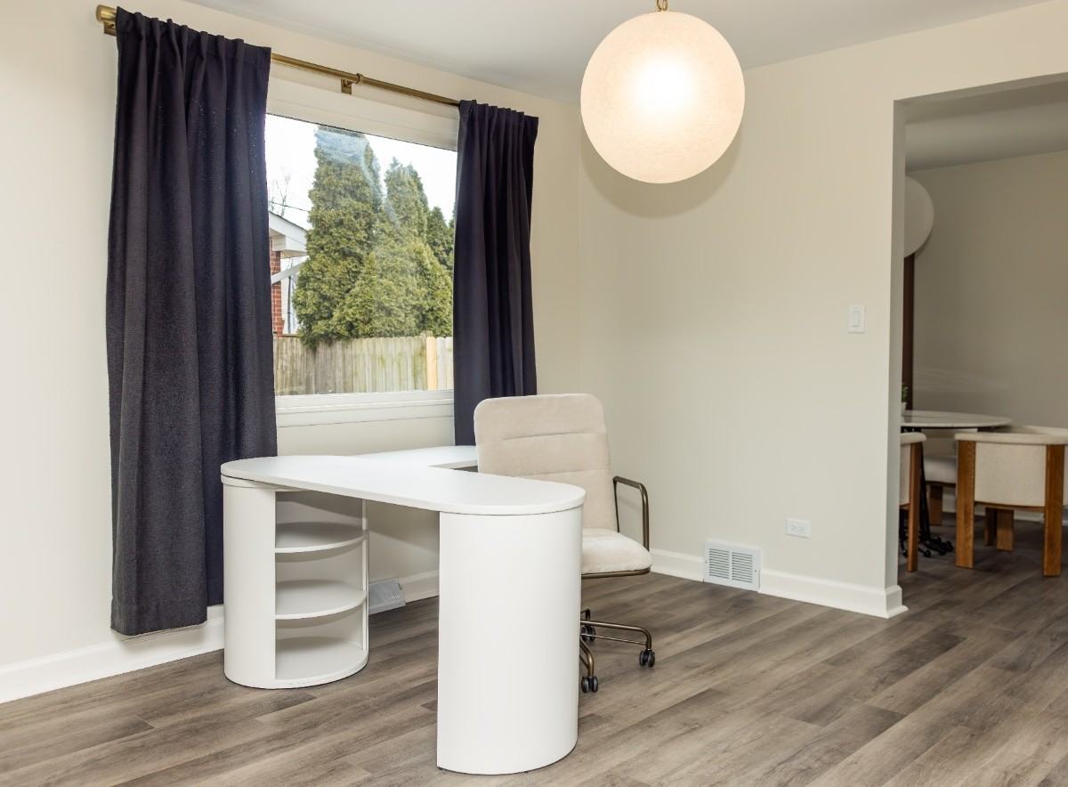 10934 Oxford Ave - Photo 2 of 22