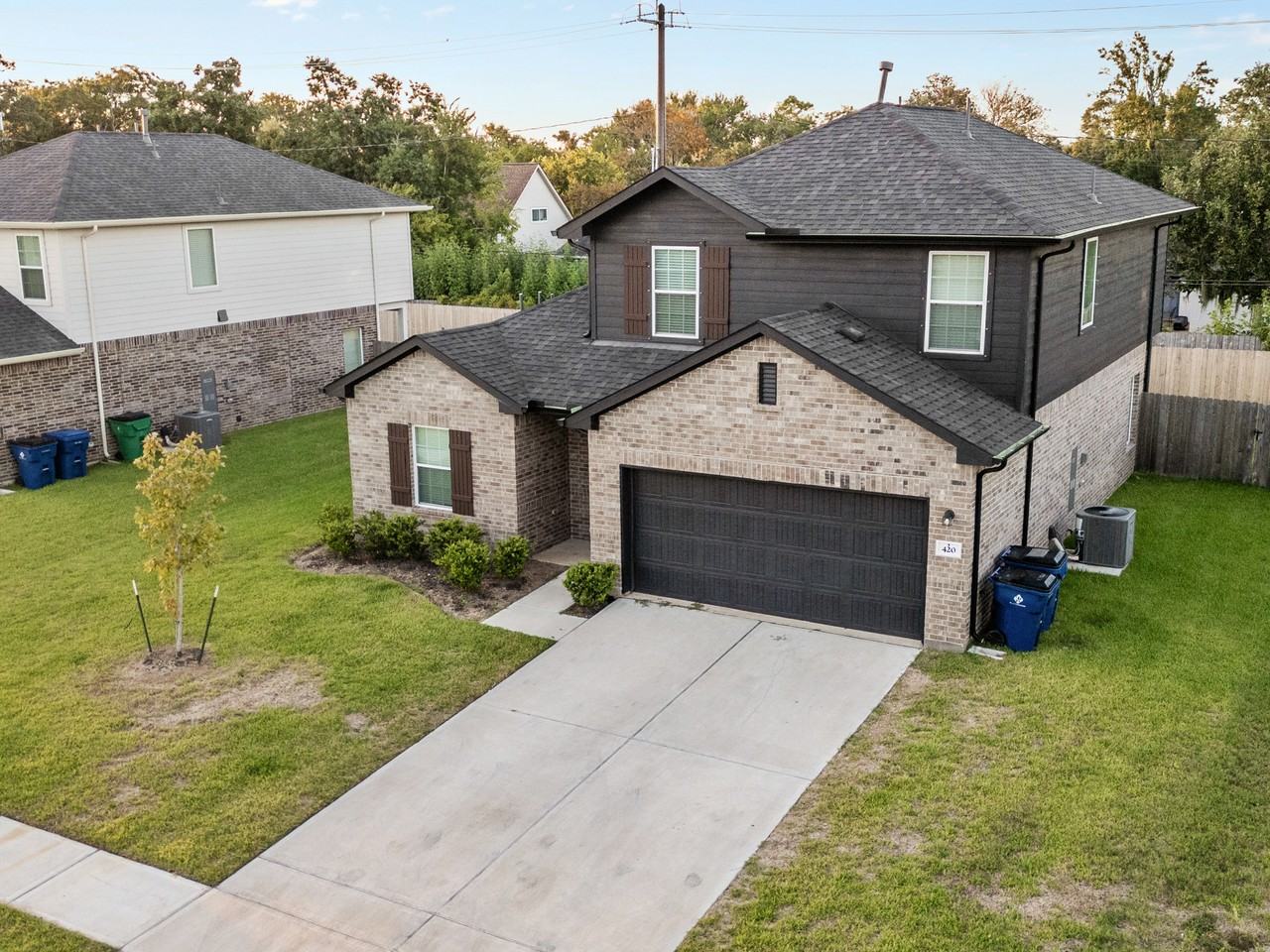 412 Magnolia Ln - Photo 3 of 40