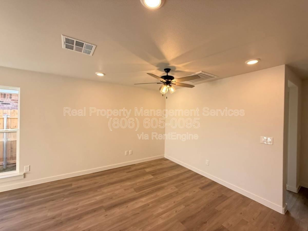 1324 N Colton Ave - Photo 3 of 10