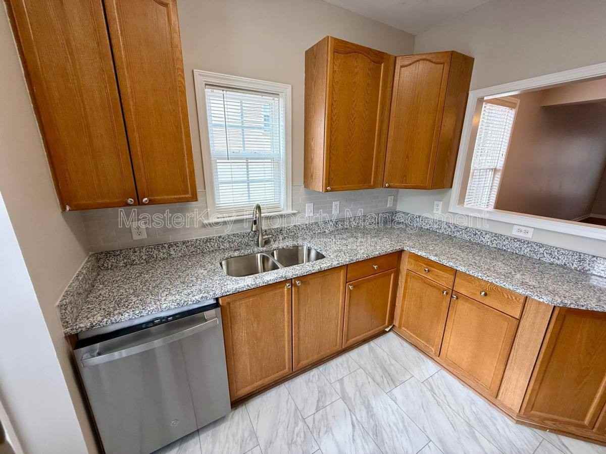 217 Marino Pl - Photo 3 of 10