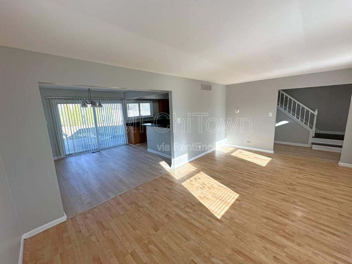 908 Parker Dr - Photo 3 of 10