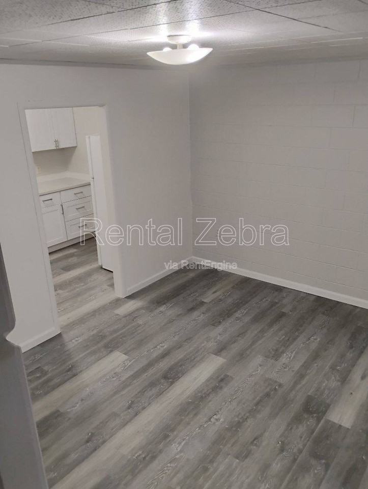 8301 Trout Ave #12 - Photo 3 of 9