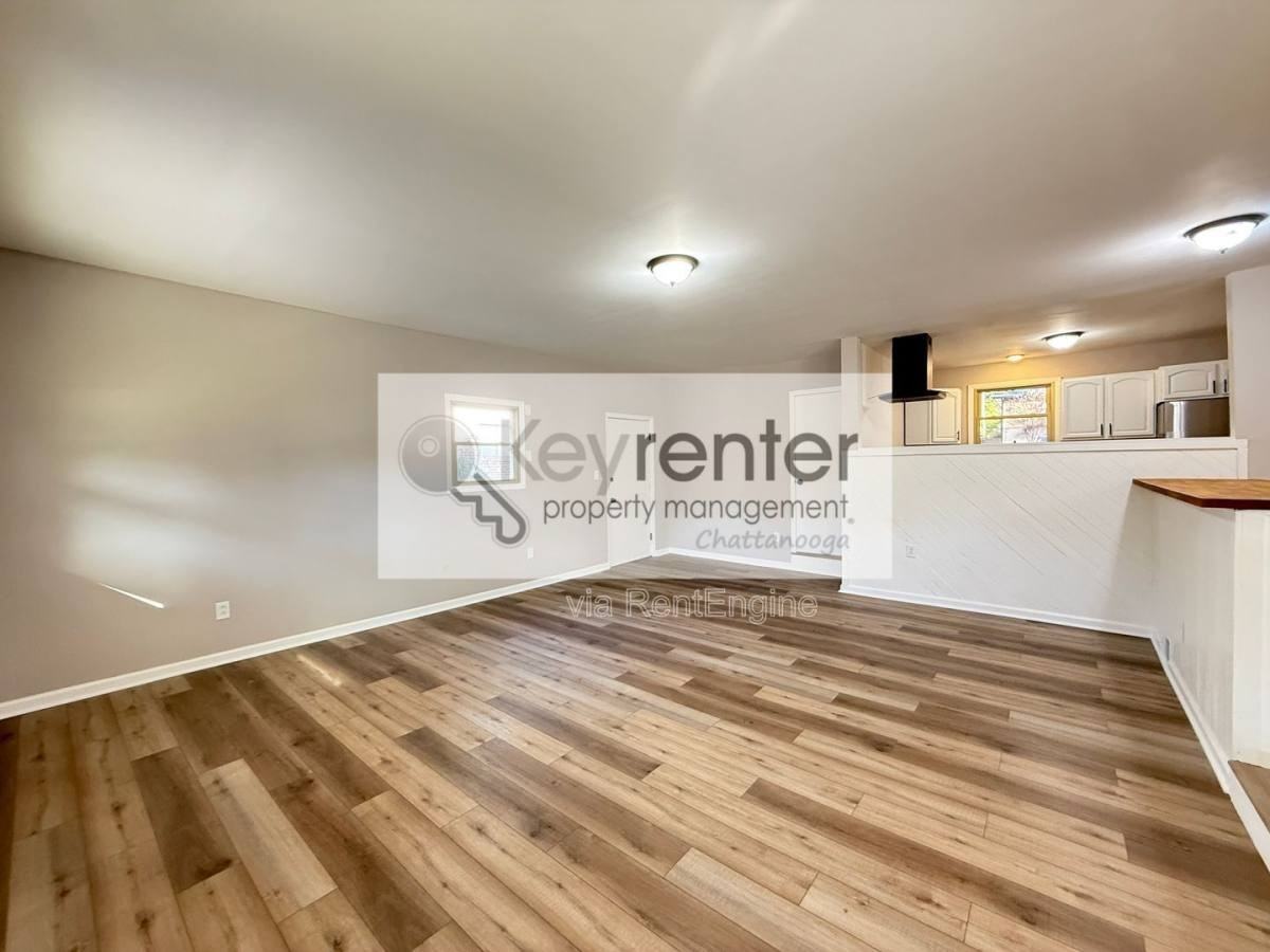 4573 Tricia Dr - Photo 3 of 10