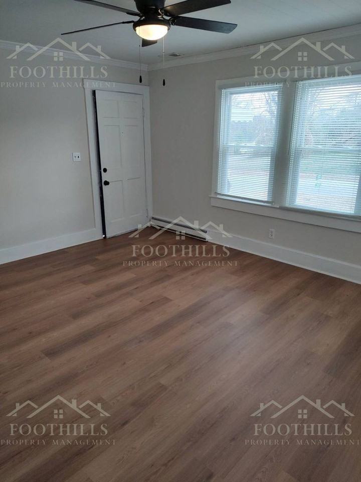 211 Dickens Ave - Photo 2 of 10