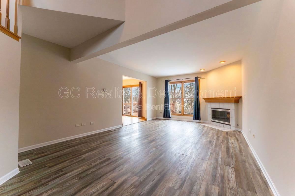 435 Park Ave - Photo 2 of 10