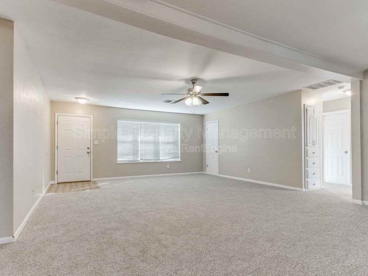 921 Harrison St - Photo 2 of 10