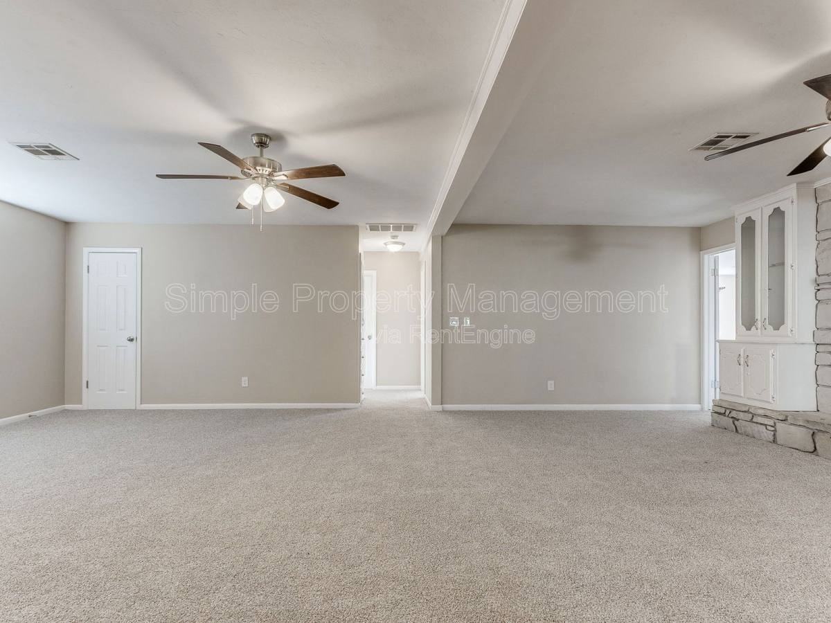 921 Harrison St - Photo 3 of 10