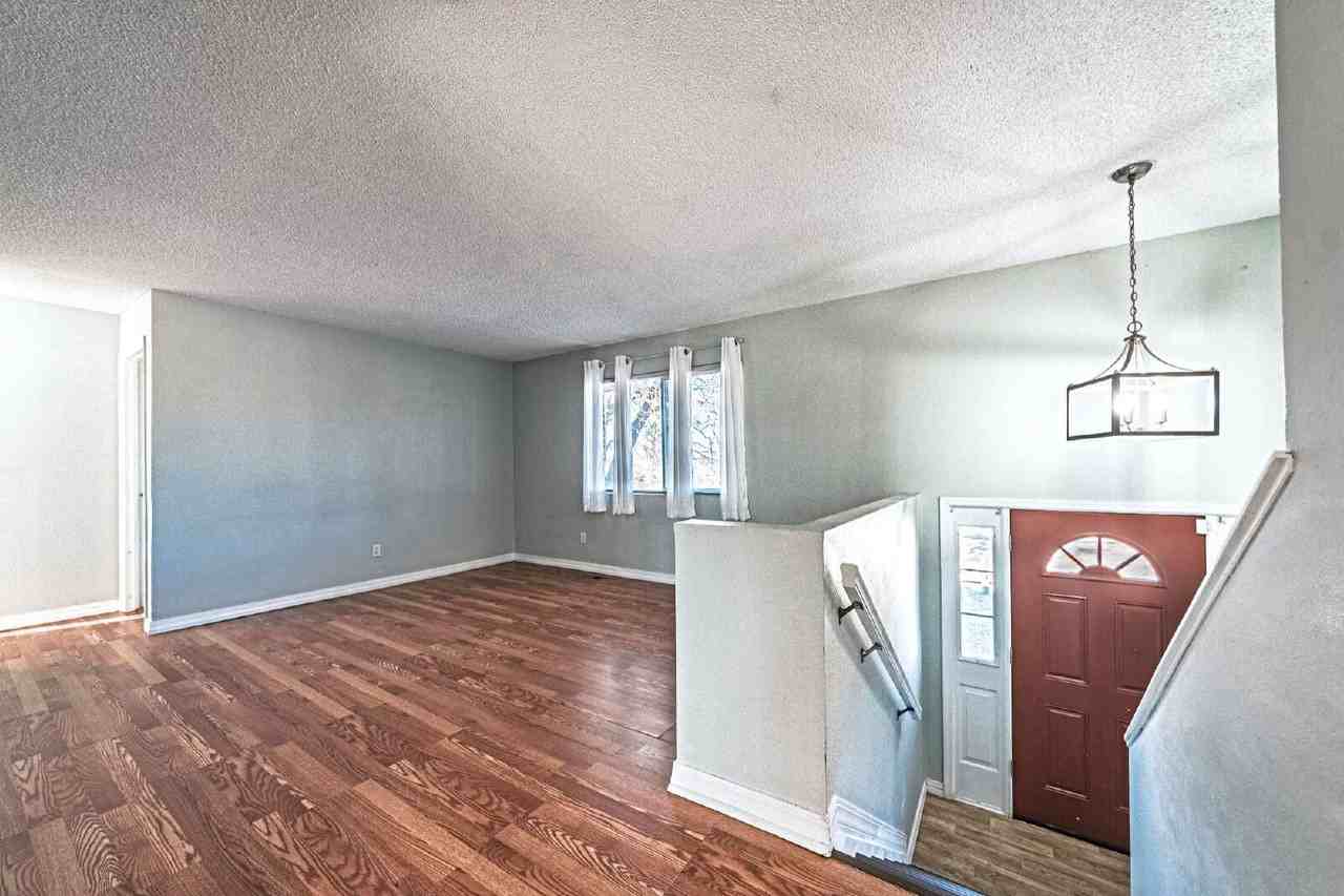 631 Drew Dr - Photo 2 of 46