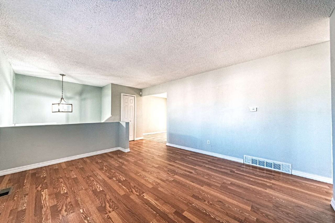 631 Drew Dr - Photo 4 of 46