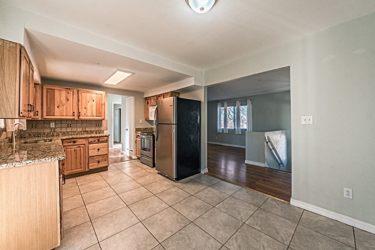 631 Drew Dr - Photo 6 of 46