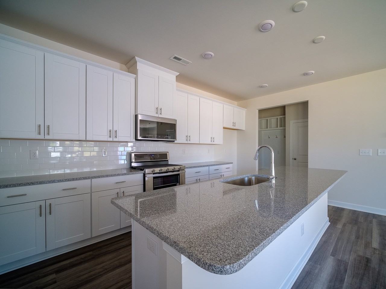 515 Nixon Rd - Photo 2 of 42