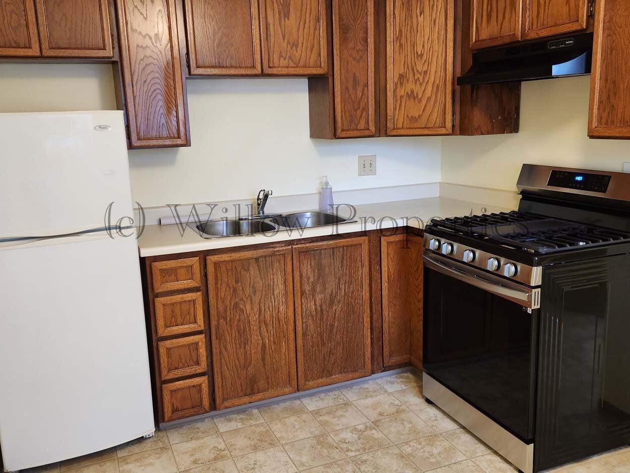 9205 Hipkins Rd SW E - Photo 5 of 8