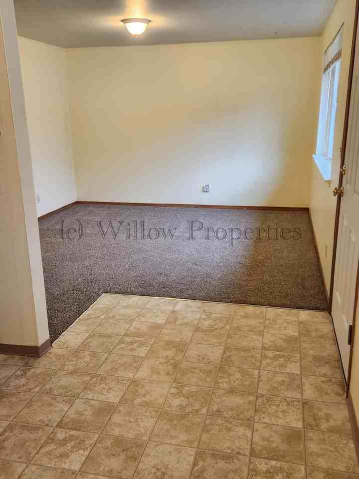 9205 Hipkins Rd SW E - Photo 6 of 8