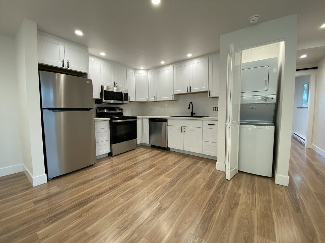 800 20th St #1 - Photo 4 of 13