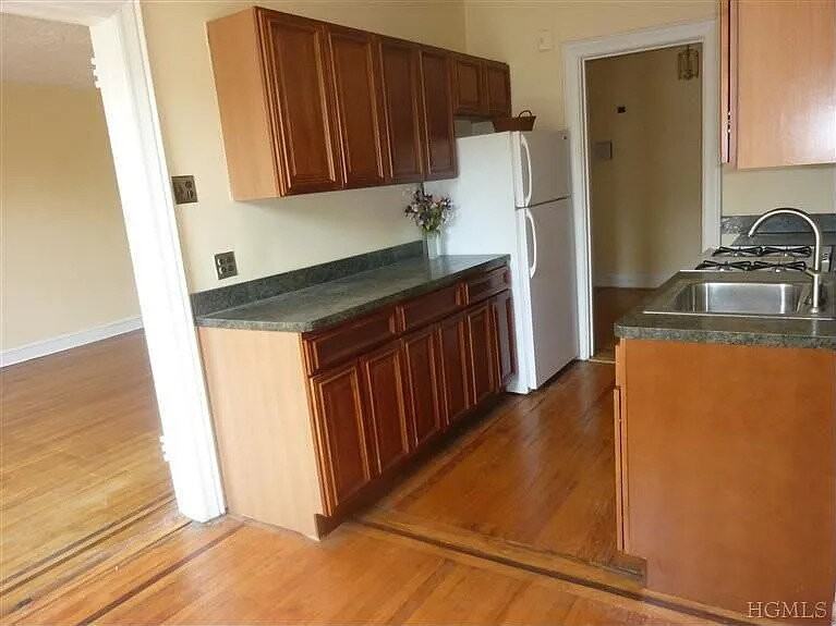 100 Pelham Rd - Photo 4 of 12