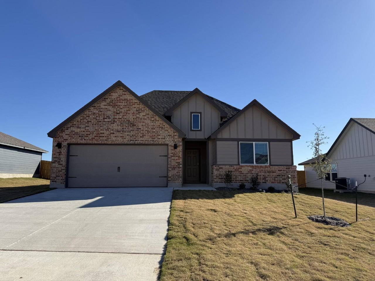 2808 Taddy Rd - Photo 2 of 30