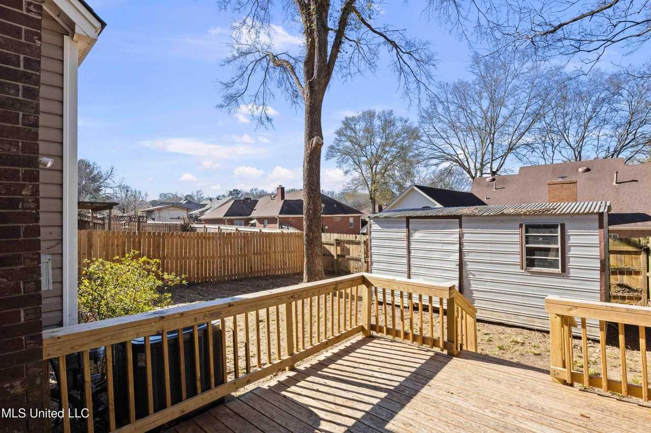 328 Indian Summer Ln - Photo 5 of 33