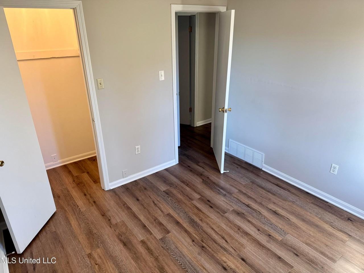 5384 Haynes Dr - Photo 5 of 13