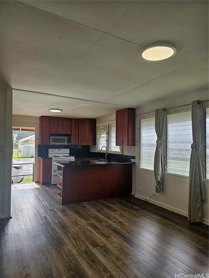 2361 Pauoa Rd #A - Photo 4 of 13