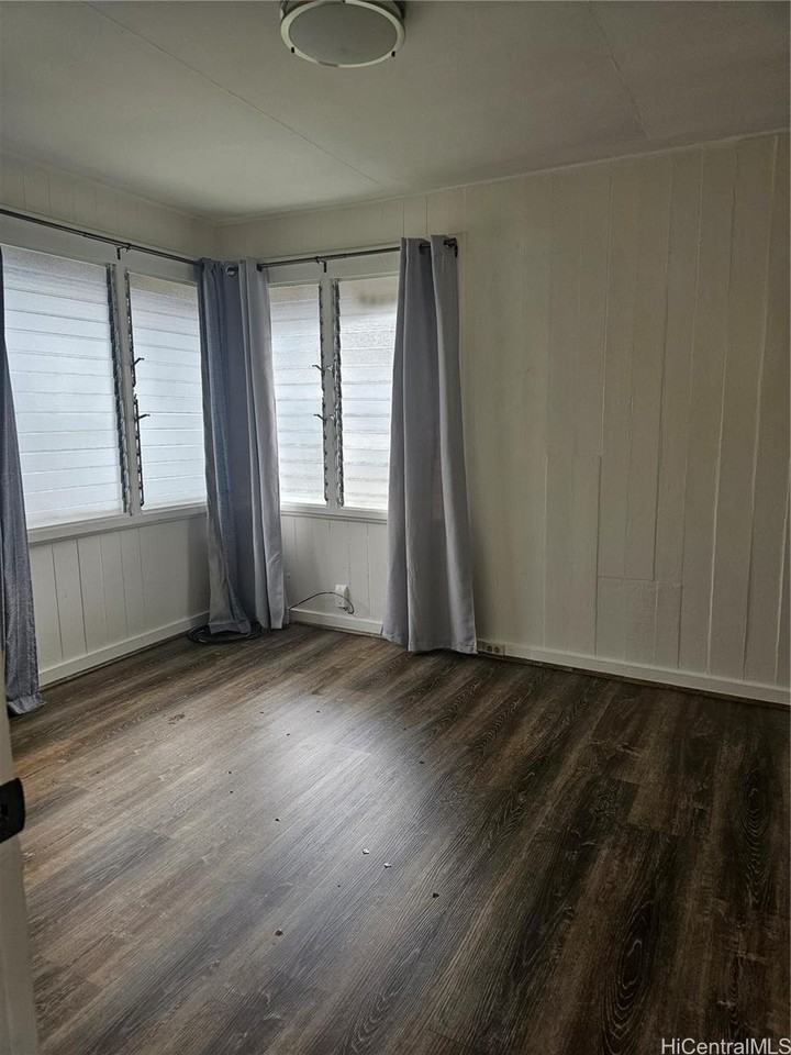 2361 Pauoa Rd #A - Photo 6 of 13