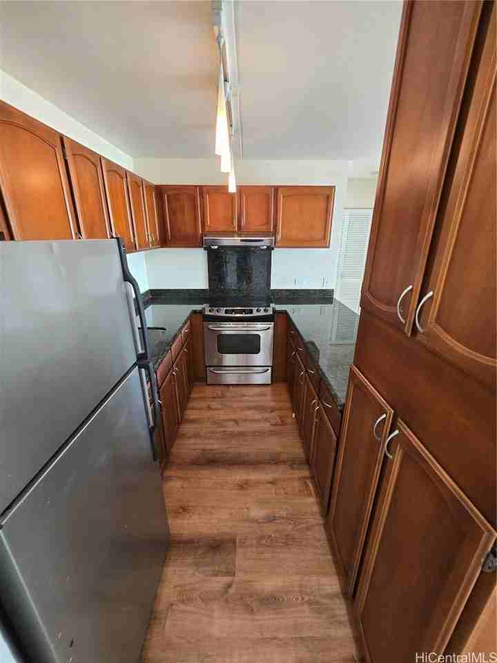 2522 Date St #603 - Photo 6 of 18